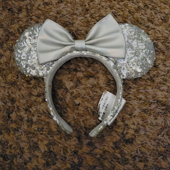 Silver Disney Parks Minnie Mouse Ears